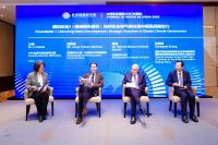 在WRI2025全球热点观察中国版前沿论坛上，WRI北京代表处首席代表方莉对话欧盟驻华大使庹尧诲、巴西驻华大使高望和国际可持续准则理事会主席特别顾问、国际财务报告基金会北京办公室主任张政伟