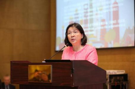 Teresa Kho speaks at cities event in Beijing