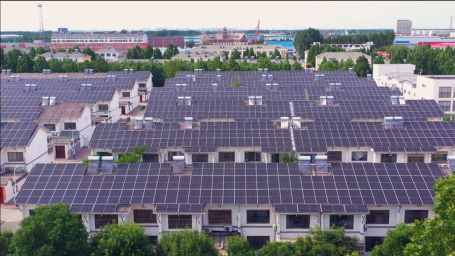 调研团与济南市政集团共同踏勘低碳改造试点社区
